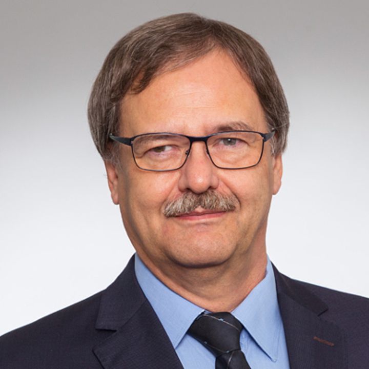 Prof. Dr. med. Hans-Joachim Schwarzmaier - VDI Technologiezentrum GmbH 